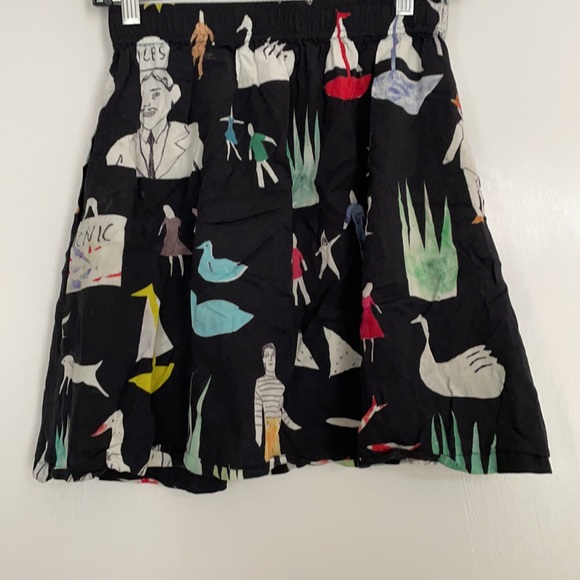 Abstract skirt size small. - Picture 2 of 3